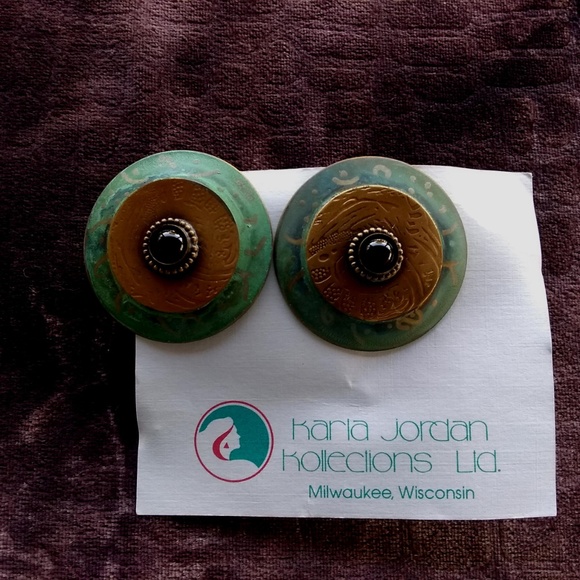 Vintage Green - Black Onyx & Gold Round Earrings - Picture 2 of 5